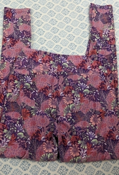 3/$15 Lularoe leggings pink and purple floral design buttery soft - Picture 1 of 4